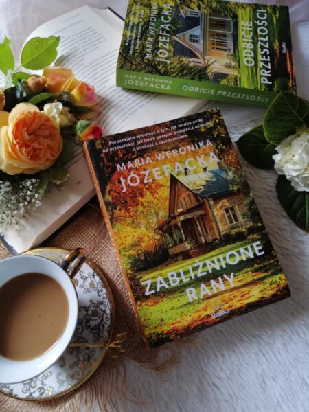 „Zabliźnione rany”  Maria Weronika Józefacka — to poruszająca powieść obyczajowa o trudnych wyborach, manipulacji i sile emocji, które kształtują nasze życie.