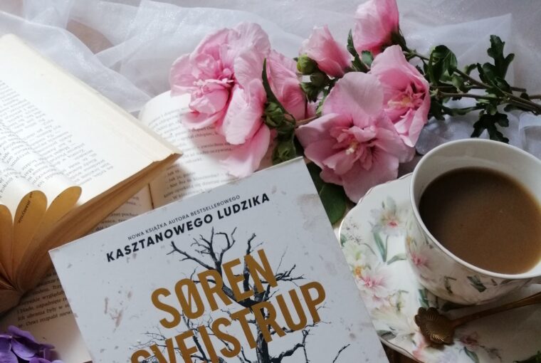 "Zabawa w chowanego" Sørena Sveistrupa to duszny, brutalny i psychologicznie głęboki kryminał skandynawski.