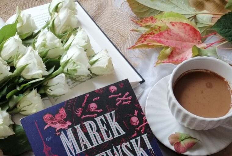 „Głos z piekła” Marka Krajewskiego – gdy zło rodzi się w ludzkim umyśle, a granica między szaleństwem a rzeczywistością zaczyna się zacierać.