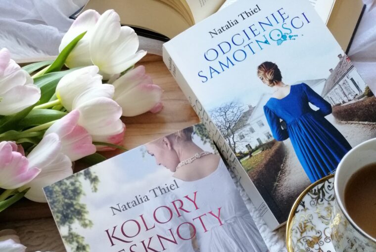„Kolory tęsknoty” Natalia Thiel piękna, nastrojowa powieść zanurzona w emocjach, sekretach i trudnych wyborach.